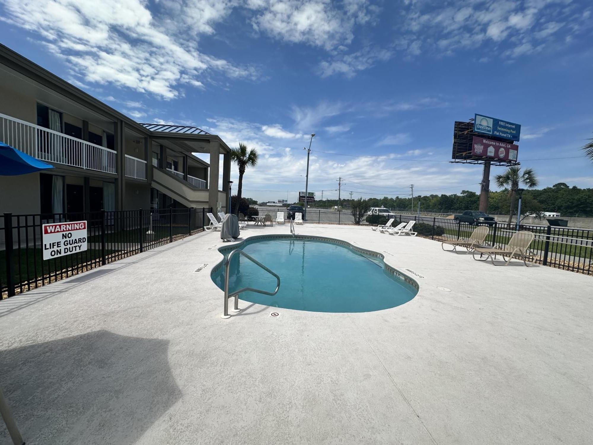 Days Inn By Wyndham Adel I-75 Zewnętrze zdjęcie