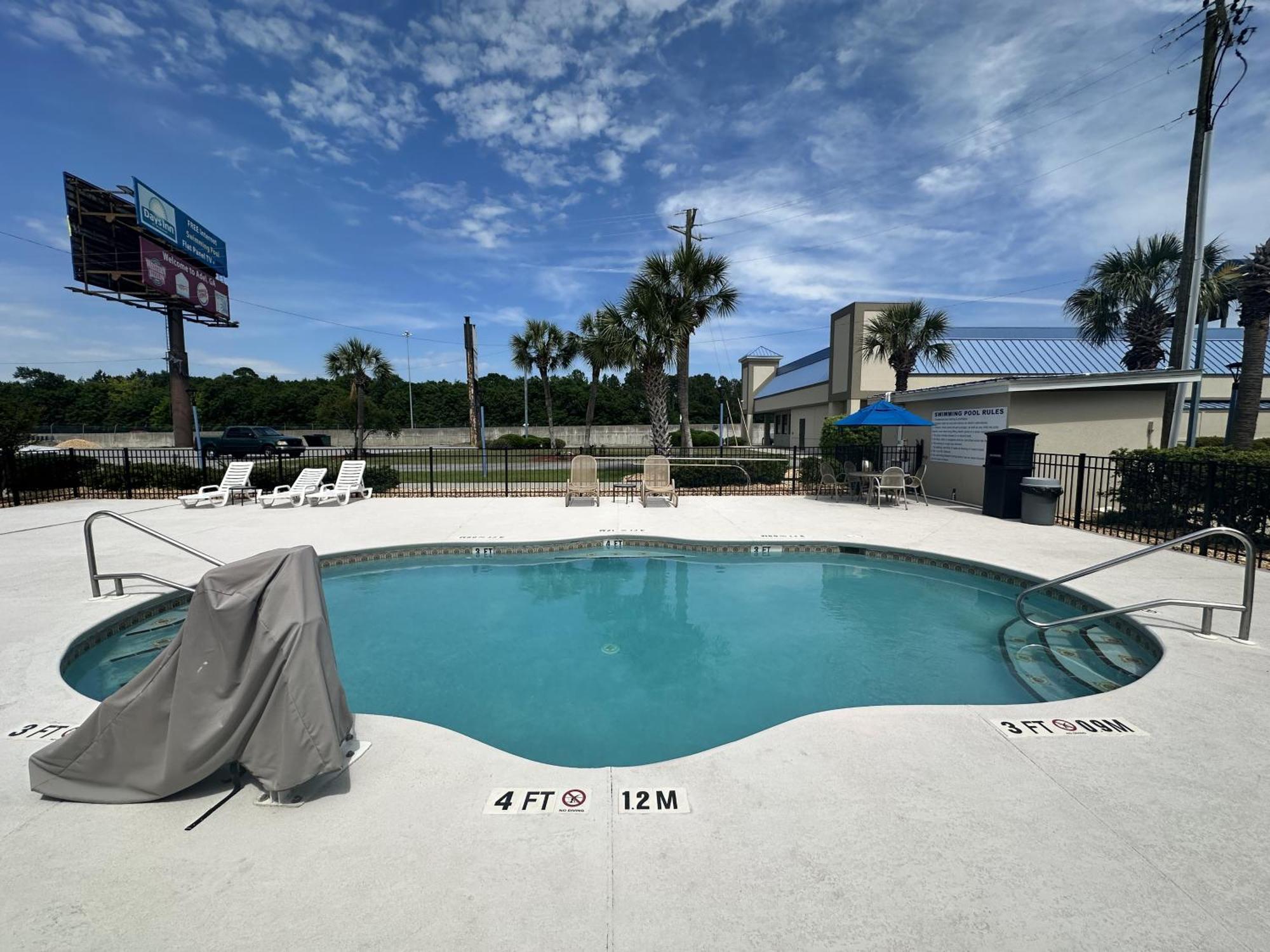 Days Inn By Wyndham Adel I-75 Zewnętrze zdjęcie