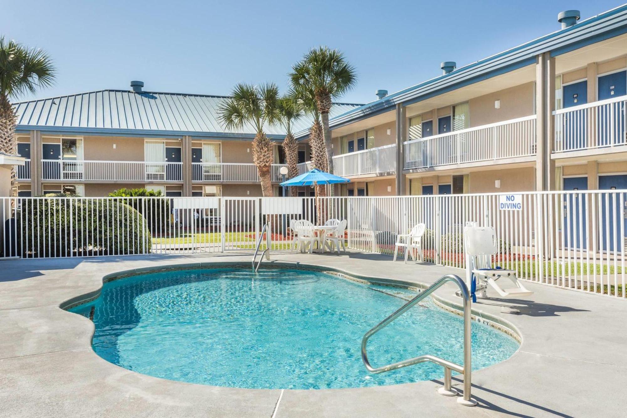 Days Inn By Wyndham Adel I-75 Zewnętrze zdjęcie